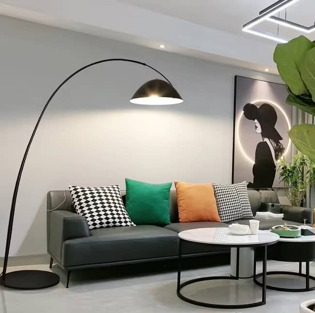 Modern arc floor lamp with metal shade - Image 3