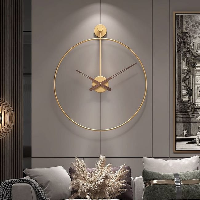 Toire wall clock
