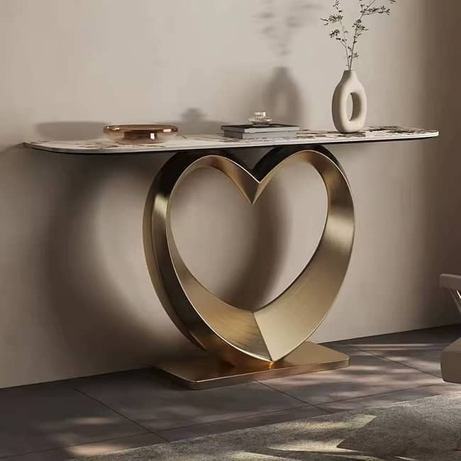 Shape-hearted Indoor console